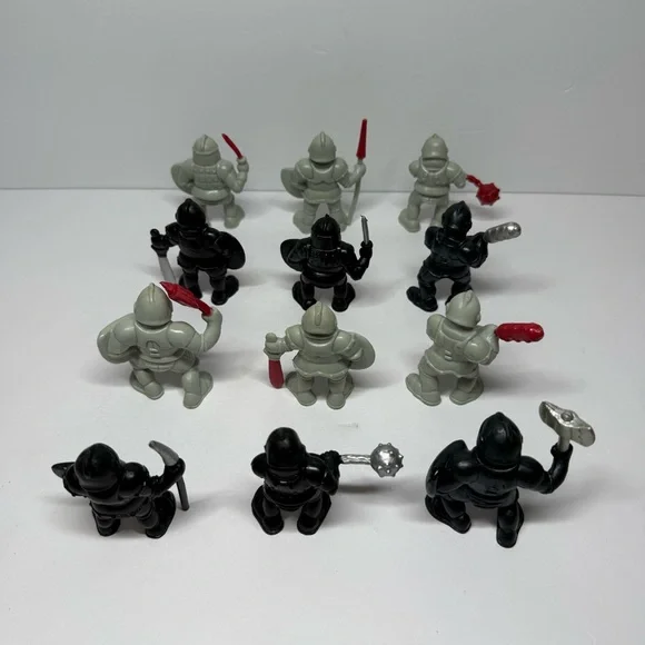 Red Box Mixed Lot of 12 Castle Knights Crusaders Black & Gray 2.75” Toy Figures - Picture 4 of 9